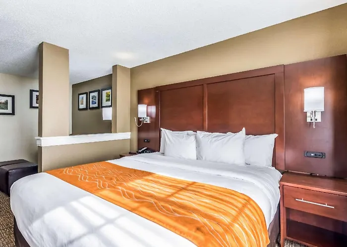 Comfort Inn & Suites Dayton North