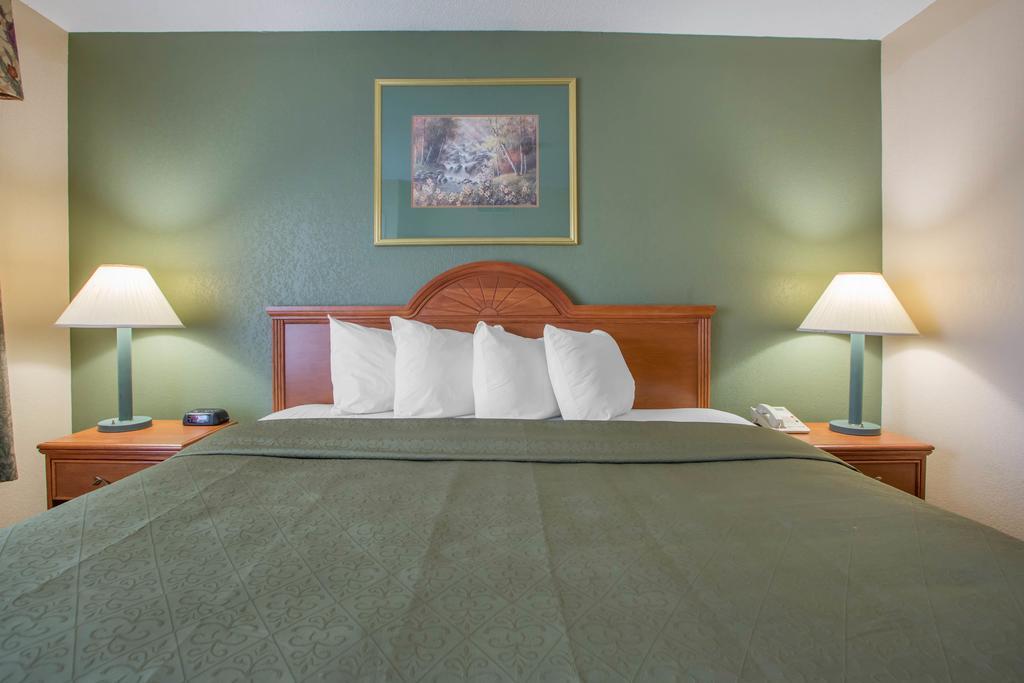 Hotel Comfort & North Dayton